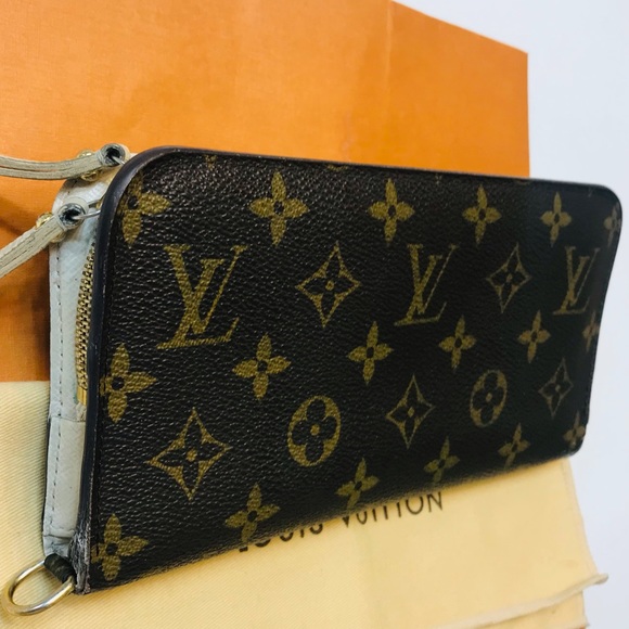 LOUIS VUITTON LV Monogram Insolite Wallet - Picture 3 of 15